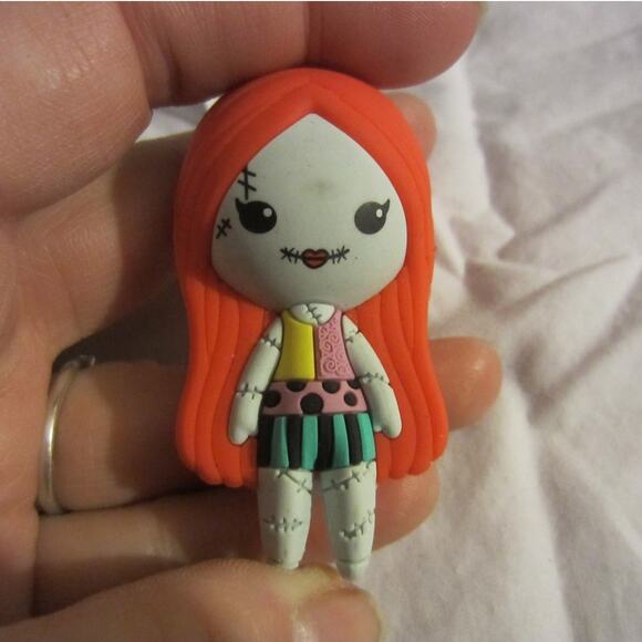 Disney Nightmare Before Christmas Sally 3D Keychain Collectible - Picture 1 of 5